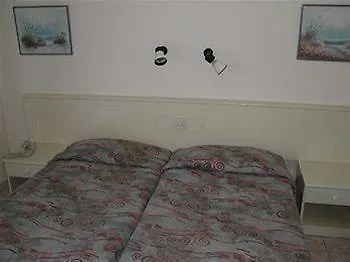 Mandali Hotel Πρωταράς