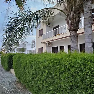 https://boronia-hotel-apartments.larnacahotels.org