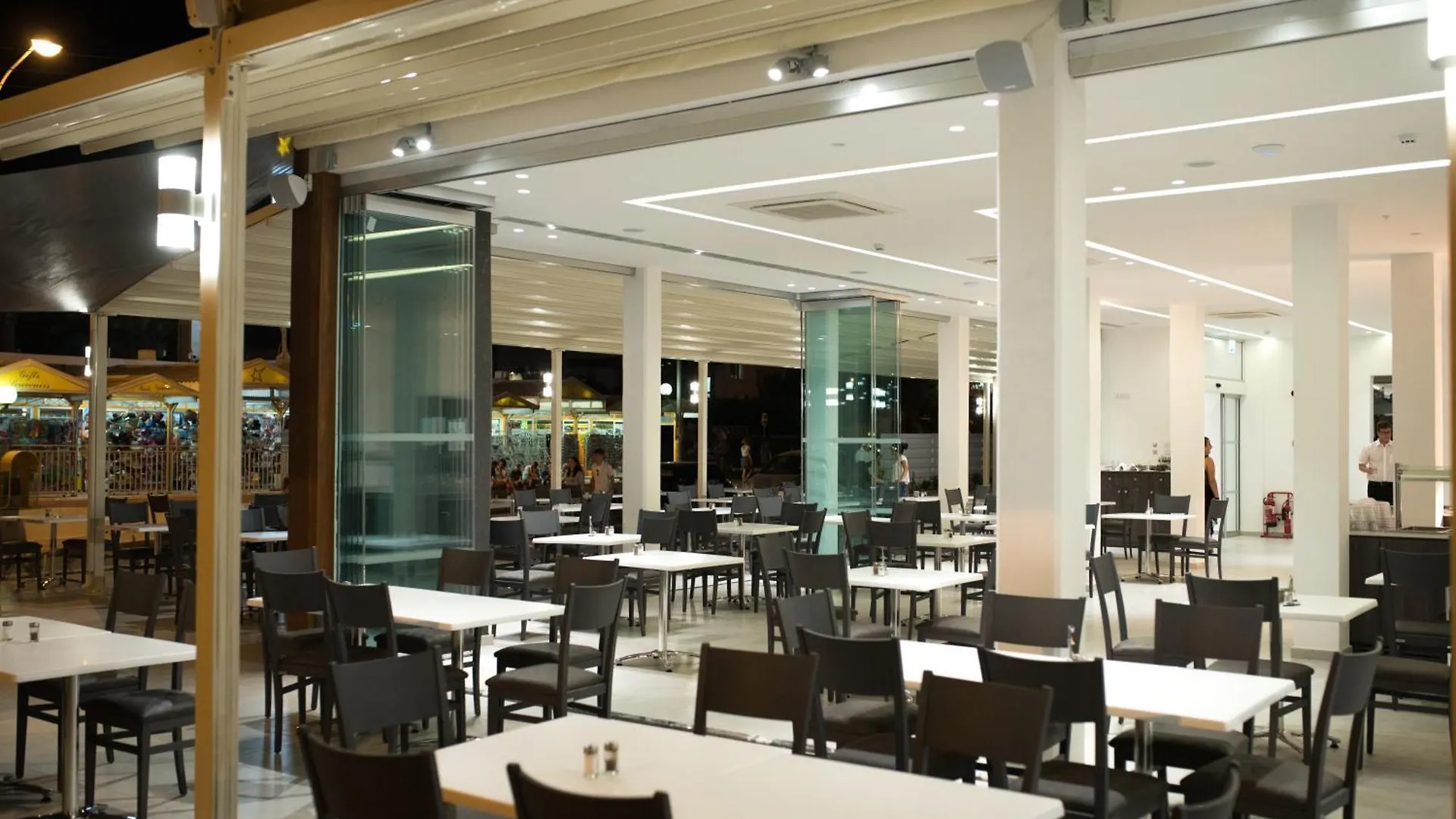 פרוטאראס Mandali Hotel