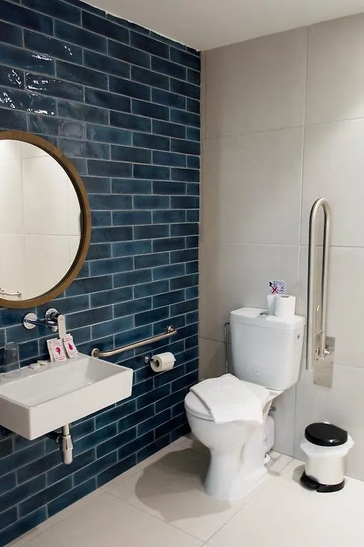 פרוטאראס Mandali Hotel 3*,