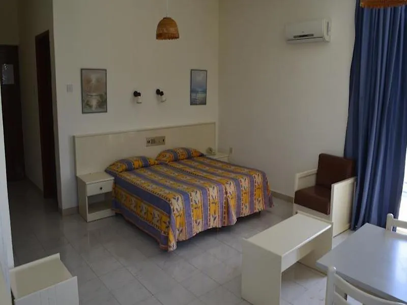 פרוטאראס Mandali Hotel