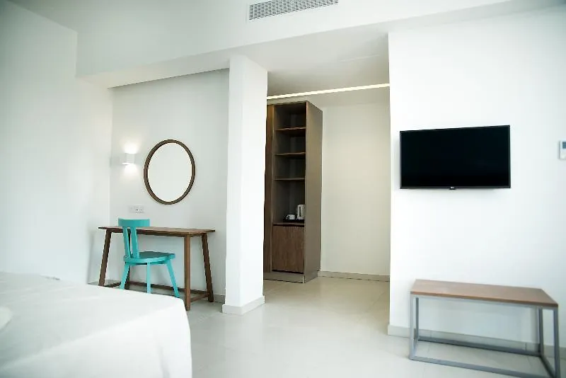 פרוטאראס Mandali Hotel
