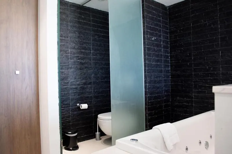 פרוטאראס Mandali Hotel